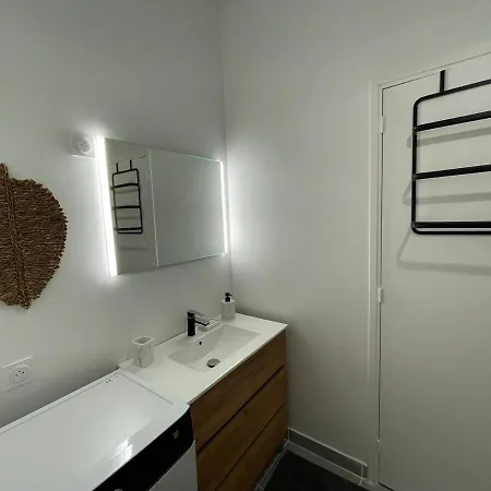 Appartement Le Familial Proche Gare à Sens Extérieur photo