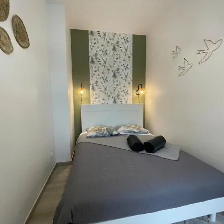 Appartement Le Familial Proche Gare à Sens Extérieur photo