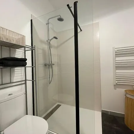 Appartement Le Familial Proche Gare à Sens Extérieur photo