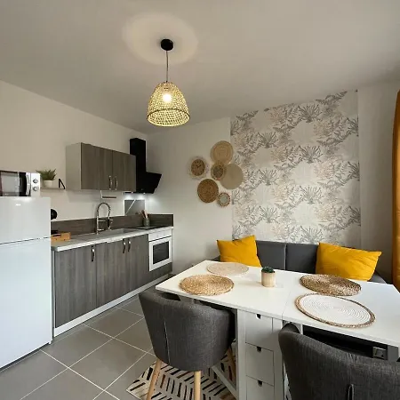 Appartement Le Familial Proche Gare à Sens Extérieur photo
